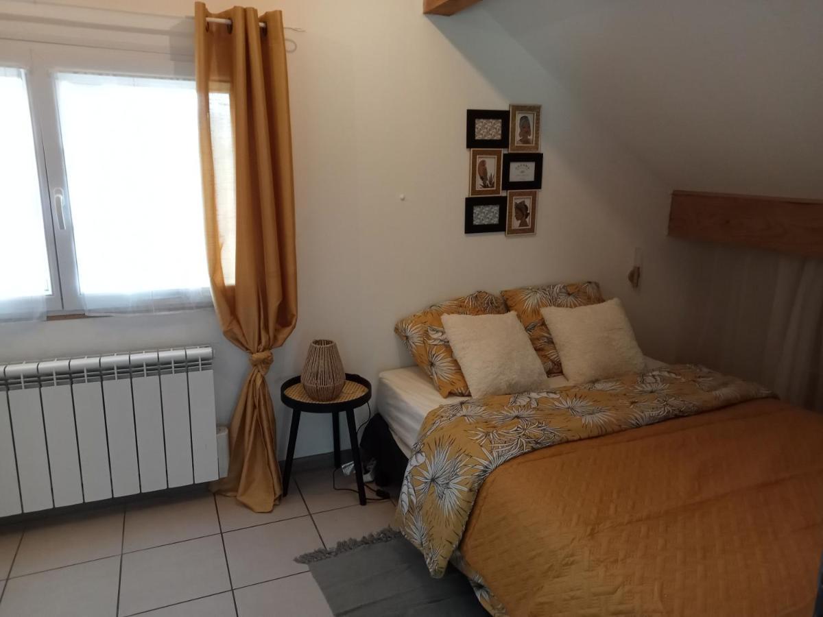Appartement Dans Notre Maison Domessin Екстериор снимка